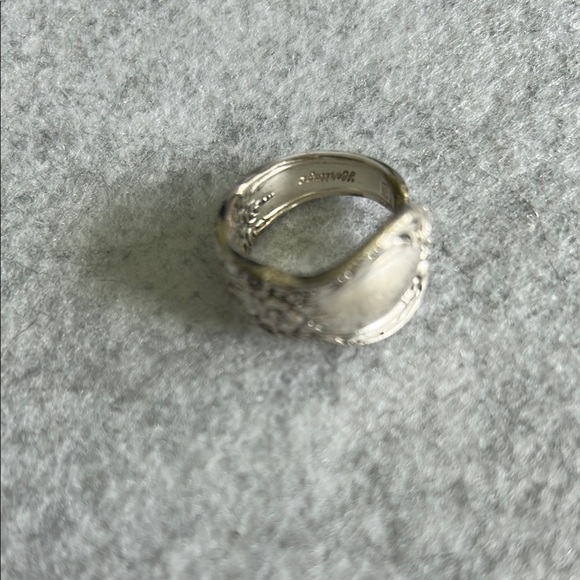 Oneida Stainless Steel Vintage-Inspired Thumb Ring - Picture 10 of 16